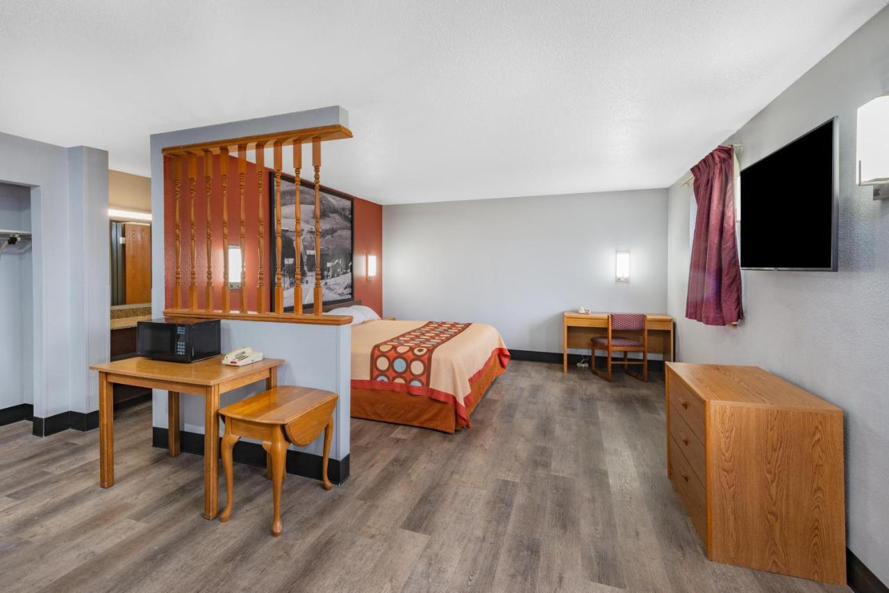 Отель Super 8 By Wyndham Waynesburg Экстерьер фото