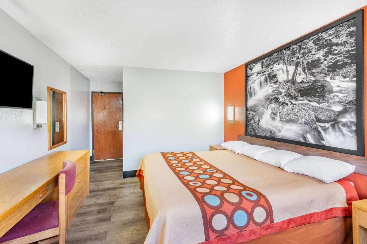 Отель Super 8 By Wyndham Waynesburg Экстерьер фото